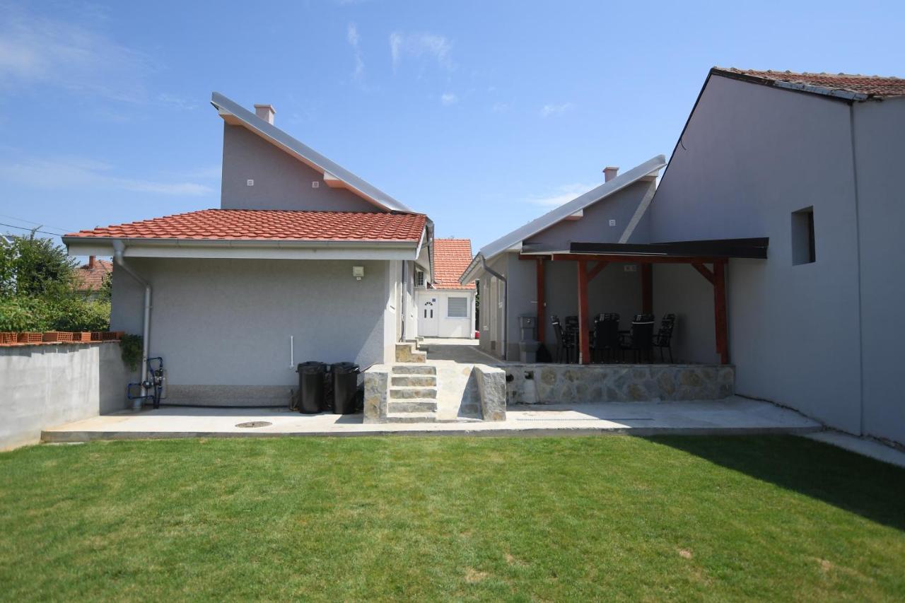 Apartmani Relax Kladovo Bagian luar foto